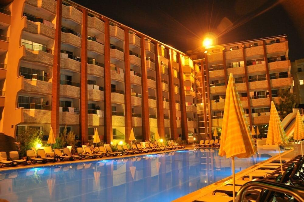 Club Tess Hotel Konaklı Екстериор снимка