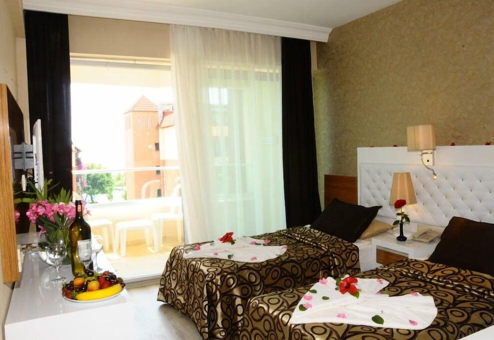 Club Tess Hotel Konaklı Екстериор снимка
