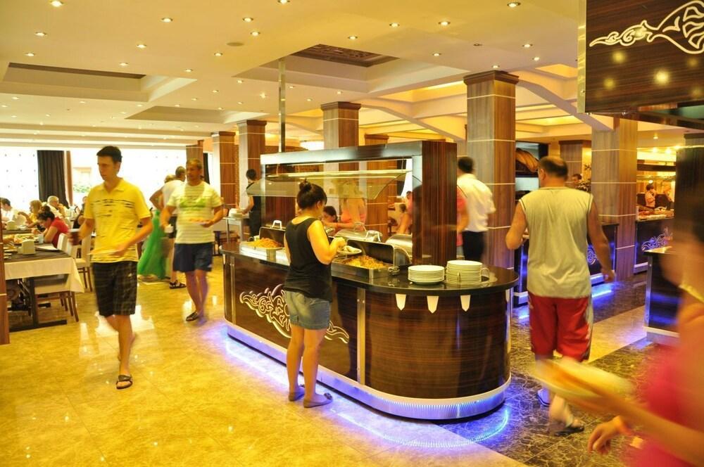 Club Tess Hotel Konaklı Екстериор снимка