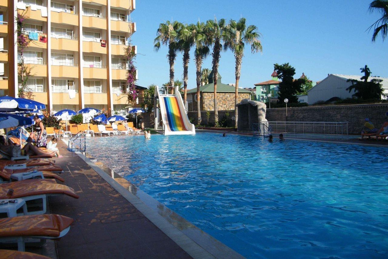 Club Tess Hotel Konaklı Екстериор снимка