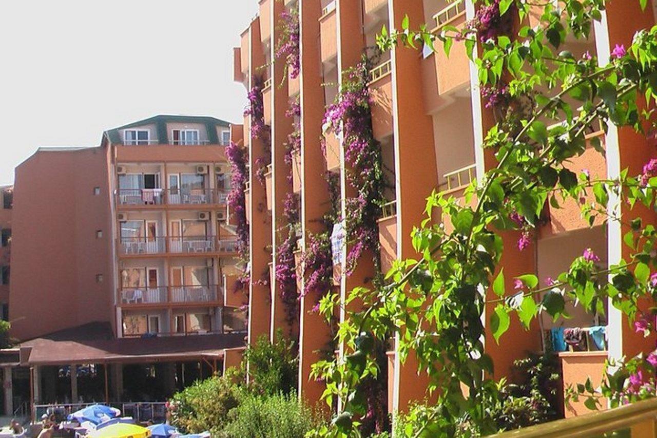 Club Tess Hotel Konaklı Екстериор снимка