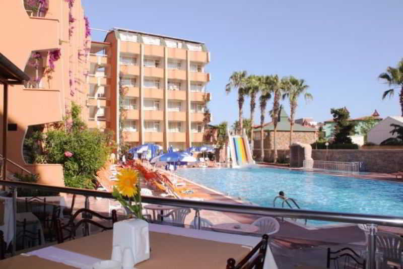 Club Tess Hotel Konaklı Екстериор снимка