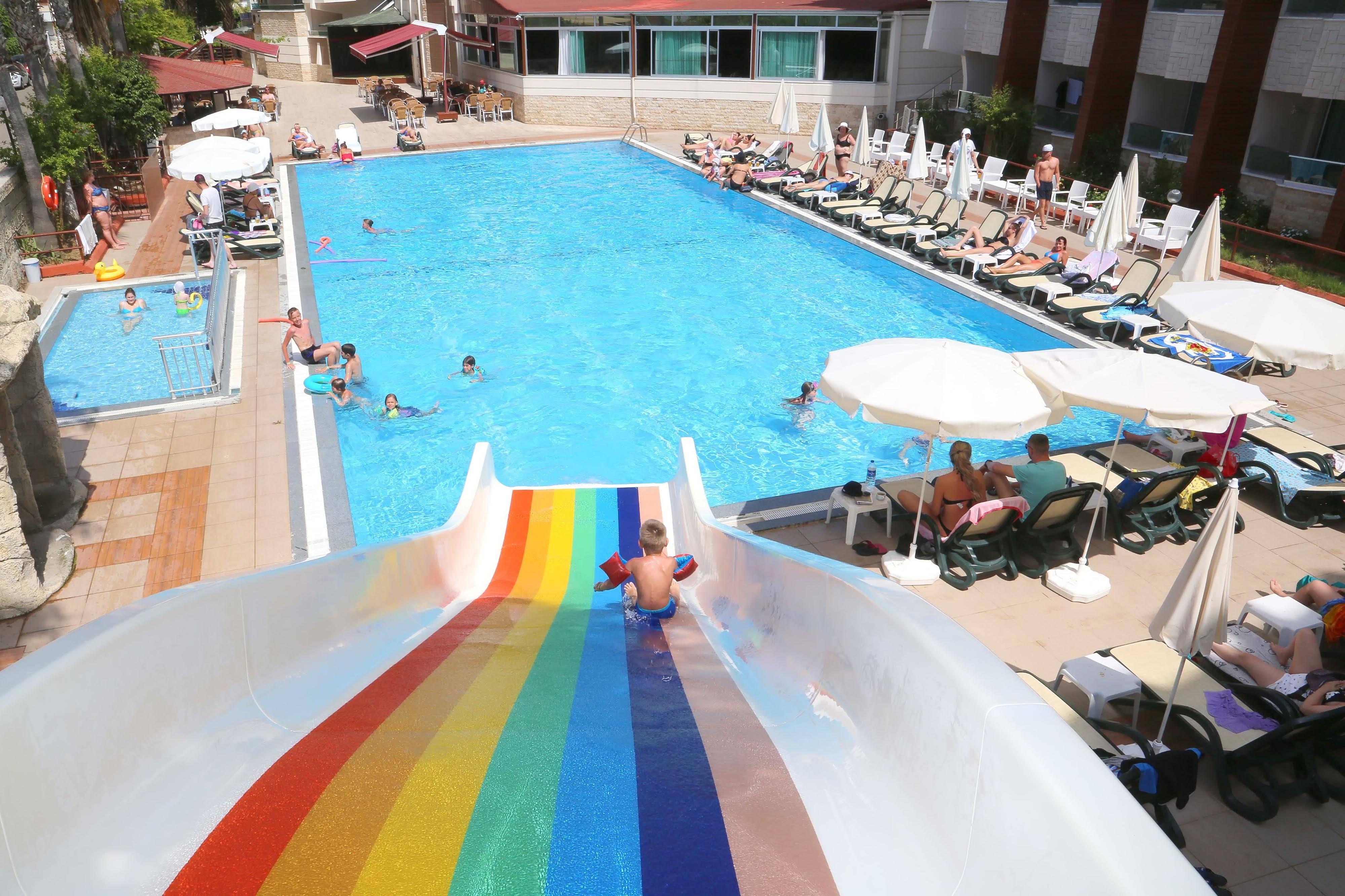 Club Tess Hotel Konaklı Екстериор снимка